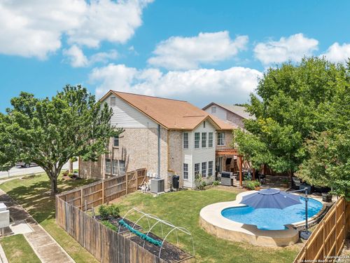 1613 Willow Top Dr, Schertz, TX, 78154 | Card Image