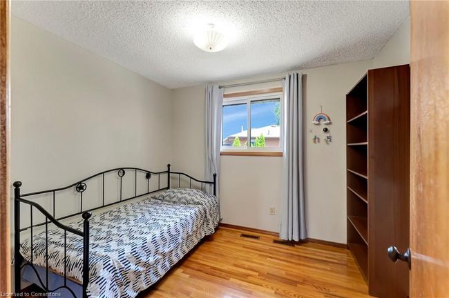 182 Solomon Cres, House other with 4 bedrooms, 3 bathrooms and 5 parking in Hamilton ON | Image 18