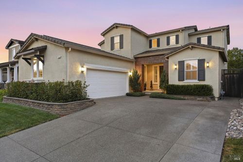 754 Burgundy Way, Windsor, CA, 95492-6669 | Card Image