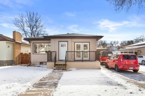 139 5 St Se, Medicine Hat, AB, T1A0M4 | Card Image