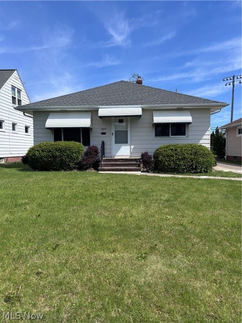 12117 Thraves Road, Garfield Heights, OH, 44125 | Card Image