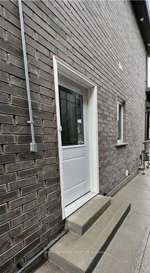 basement-22 Pondcliffe Dr, Kitchener, ON, N2R0M1 | Card Image