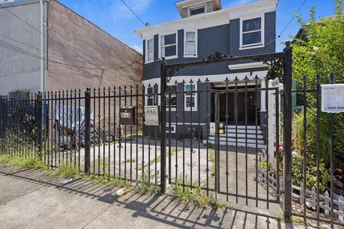 845 Isabella St, Oakland, CA, 94607-3429 | Card Image