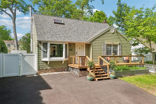 44 Tuscarora Dr, Centerport, NY, 11721-1533 | Card Image
