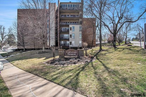 414-3003 Paddock Plz, Omaha, NE, 68124 | Card Image