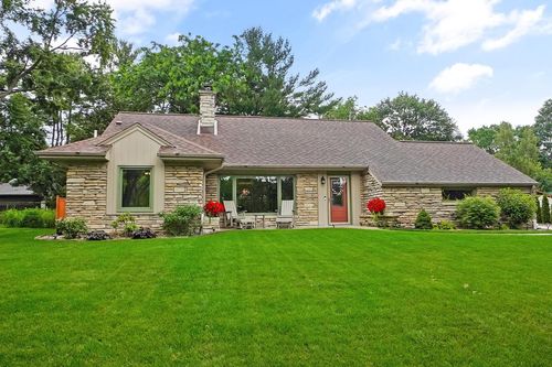 12001 W Underwood Parkway, Wauwatosa, WI, 53226 | Card Image