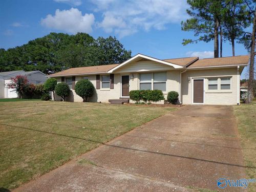 7705 Holland Dr Sw, Huntsville, AL, 35802-2820 | Card Image
