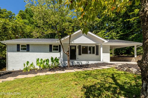 2715 Luther Rd, Maryville, TN, 37804-2827 | Card Image