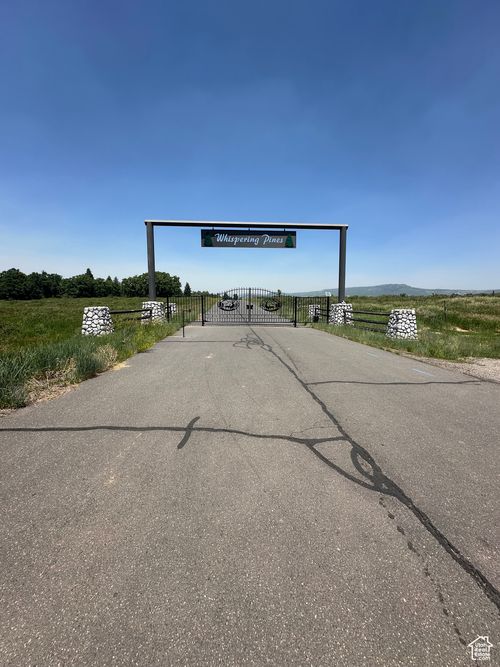 41-41 N Whispering Pines Rd, Hurricane, UT, 84737 | Card Image
