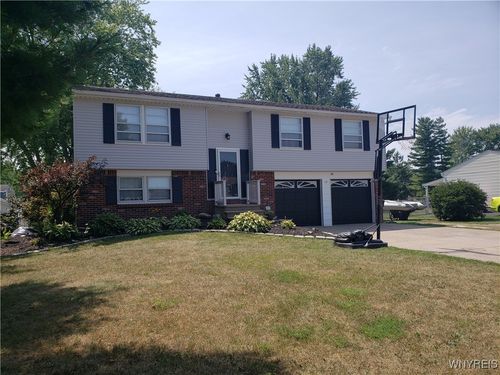 329 Laurie Ln, Grand Island, NY, 14072-1961 | Card Image