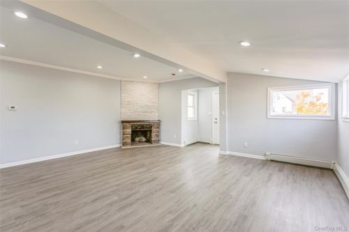 12 Hewlett Point Ave, East Rockaway, NY, 11518-2332 | Card Image