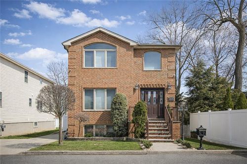 93 Sprague Ave, Staten Island, NY, 10307-1931 | Card Image