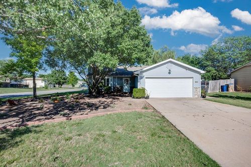 2048 N Forest Park St, Derby, KS, 67037-3125 | Card Image