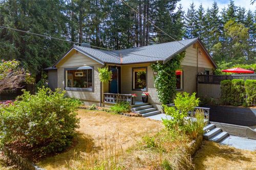 6368 Island Hwy W, Qualicum Beach, BC, V9K2E5 | Card Image