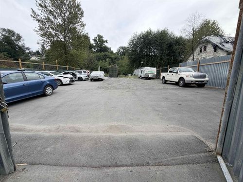 13842 117 Ave, Surrey, BC, V3R2V4 | Card Image
