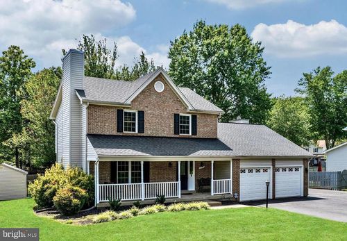 8757 Tomislav St, Manassas, VA, 20110-6904 | Card Image