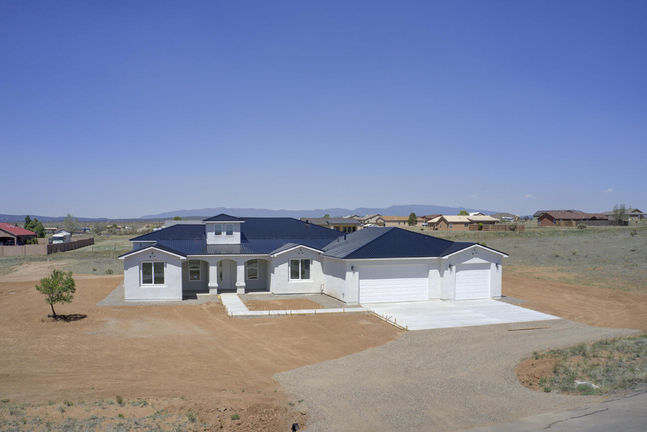Kailey Loop, Edgewood, NM 87015