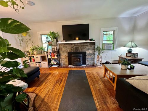 2293 Route 9g, Staatsburg, NY, 12580-5516 | Card Image