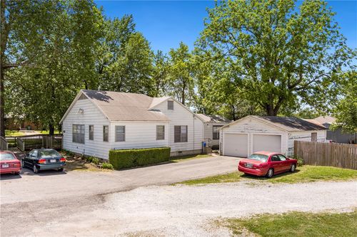 1380 Butterfield Coach Rd, Springdale, AR, 72764-4797 | Card Image
