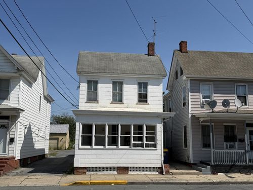 313 W Division St, DOVER, DE, 19904-3228 | Card Image