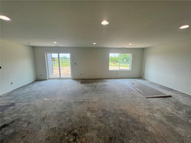 7608 Country Creek Ln, House other with 5 bedrooms, 3 bathrooms and null parking in Cedar Rapids IA | Image 12
