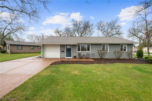 487 Bridle Lane, Berea, OH, 44017 | Card Image