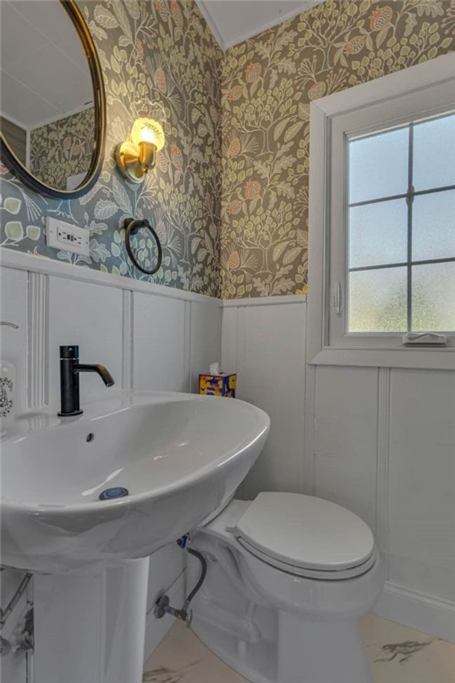 3945 Tuscarawas Rd, House other with 3 bedrooms, 3 bathrooms and 4 parking in Brighton Twp PA | Image 10