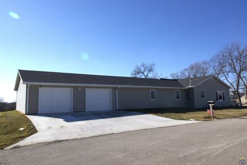 417 E 4th St, Onaga, KS, 66521-9794 | Card Image
