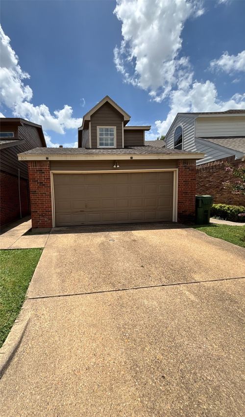 804 Saint Andrews Ct, Garland, TX, 75043-5626 | Card Image