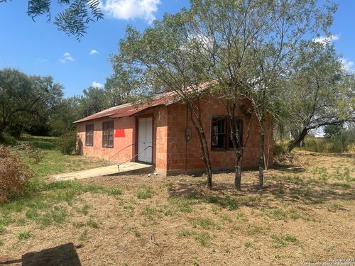 12831 Pearsall Rd, Atascosa, TX, 78002-4909 | Card Image