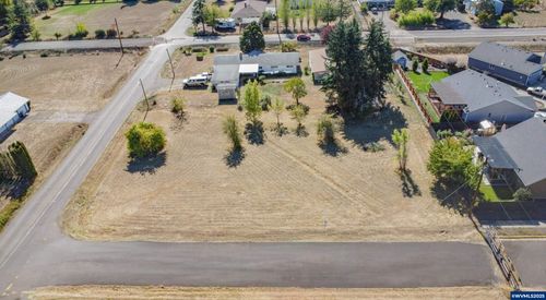 2200 E View Ln, Lebanon, OR, 97355 | Card Image