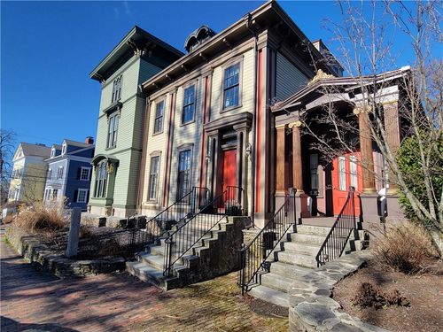3-92 Pelham St, Newport, RI, 02840-3130 | Card Image