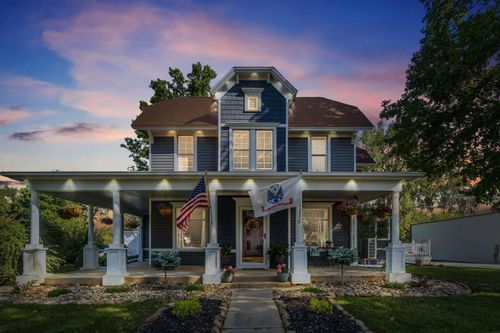 806 E Main St, New Hampton, IA, 50659-1542 | Card Image