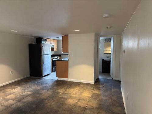 4b-2 Hingham Street, Cambridge, MA, 02138 | Card Image