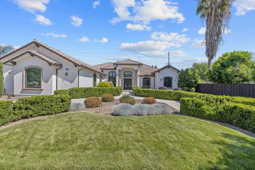 6702 W Harter Avenue, Visalia, CA, 93277 | Card Image