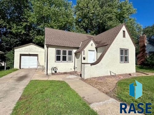 1605 S Menlo Ave, Sioux Falls, SD, 57105-1648 | Card Image