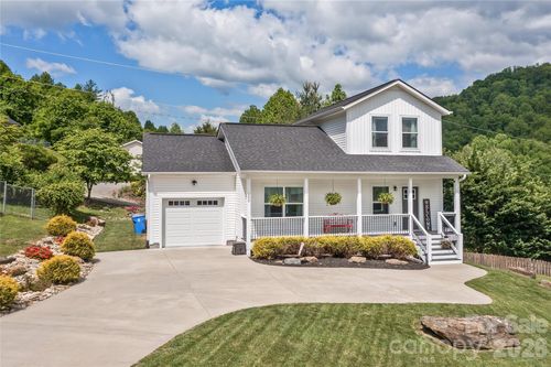 206 Linsonwood Rd, Waynesville, NC, 28786-0559 | Card Image