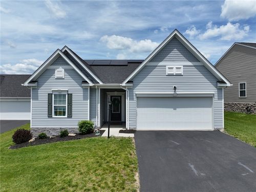 812 Curtman Ct, New Kensington, PA, 15068-2140 | Card Image