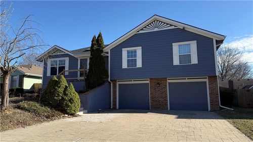 1613 Ne Misty Ln, Lee's Summit, MO, 64086-3322 | Card Image