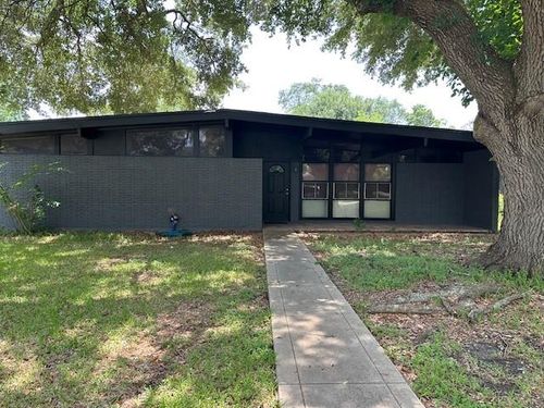 3900 Aggie Dr, Bay City, TX, 77414-4614 | Card Image