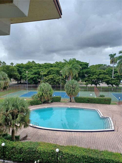 b414-11925 Ne 2nd Ave, Miami, FL, 33161-6171 | Card Image