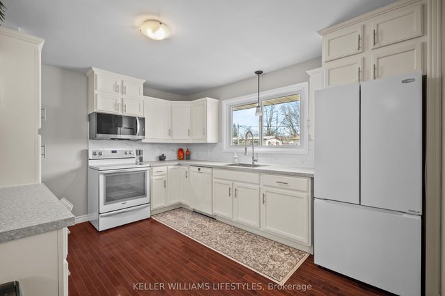 48 Union St, House other with 4 bedrooms, 2 bathrooms and 2 parking in Forest ON | Image 15