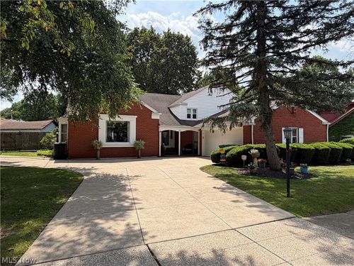 640 Harrison Ave, Akron, OH, 44314-3122 | Card Image