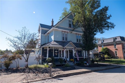 208 Allison St, West Newton, PA, 15089-1104 | Card Image