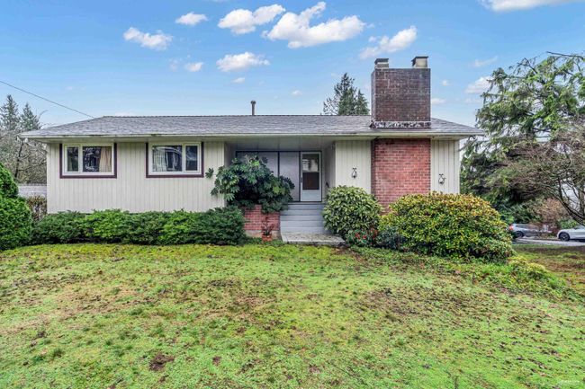 373 Seaforth Crescent, House other with 3 bedrooms, 1 bathrooms and 5 parking in Coquitlam BC | Image 1