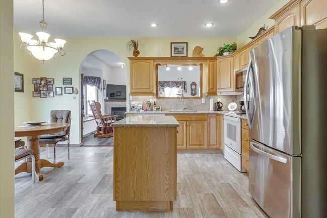 40 - 939 Ramage Crescent, Townhouse with 3 bedrooms, 3 bathrooms and 3 parking in Red Deer AB | Image 9