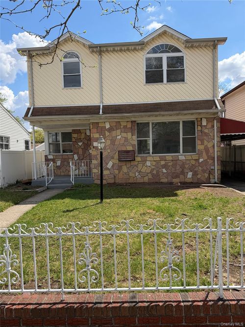 12815 235th St, Rosedale, NY, 11422-1032 | Card Image