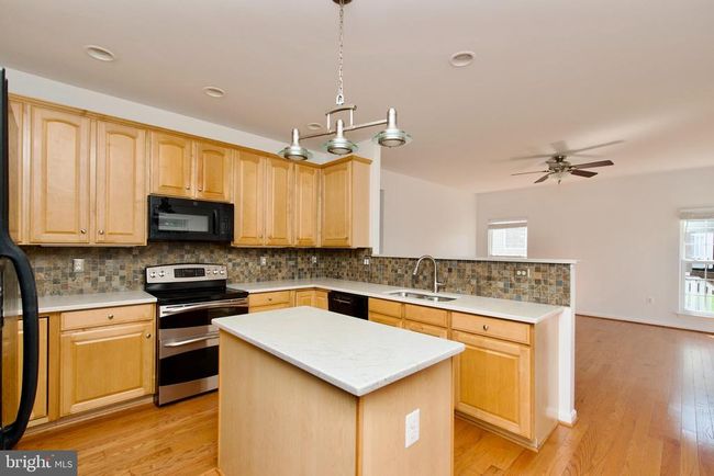 17528 October Glory Loop, House other with 4 bedrooms, 5 bathrooms and null parking in DUMFRIES VA | Image 13