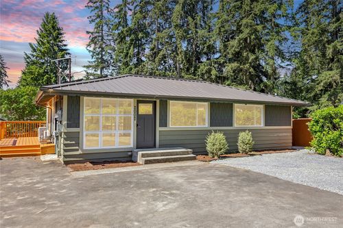 2002 211th Pl Sw, Lynnwood, WA, 98036-7927 | Card Image