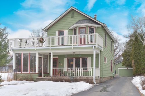 924 5th Ave S, Stillwater, MN, 55082-5833 | Card Image